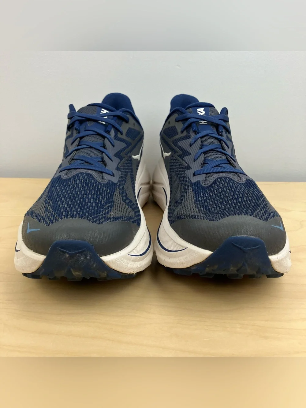 Hoka One One Men’s Size 11.0 D Challenger 8 All Terrain Athletic Running Shoes